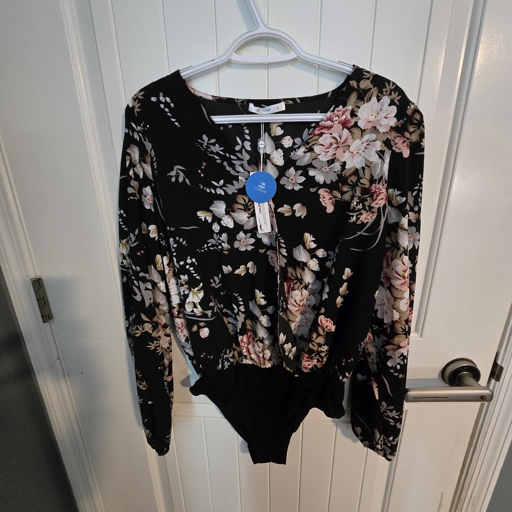 Cupshe Black and Pink Floral Bodysuit